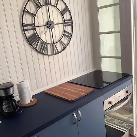 Apartment En Deux Parties Face A La 