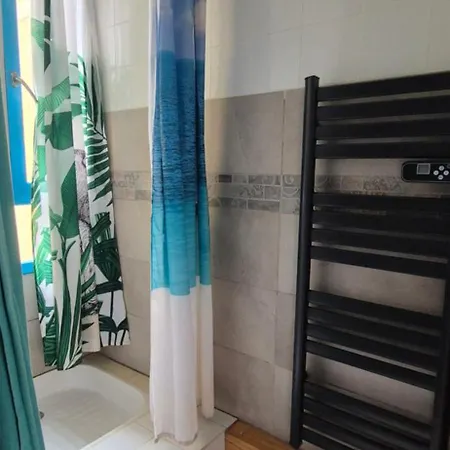 Apartment En Deux Parties Face A La 